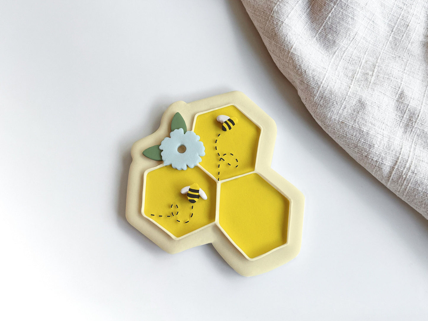 Floral Honeycomb Bee Cookie Cutter & Stamp Set